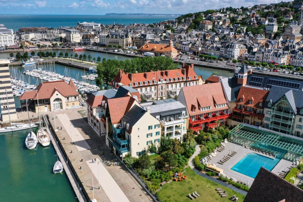 Résidence Pierre&Vacances Premium Presqu'Ile de la Touques Deauville Esterno foto Port of Dieppe
